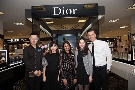 dior sales associate uniform